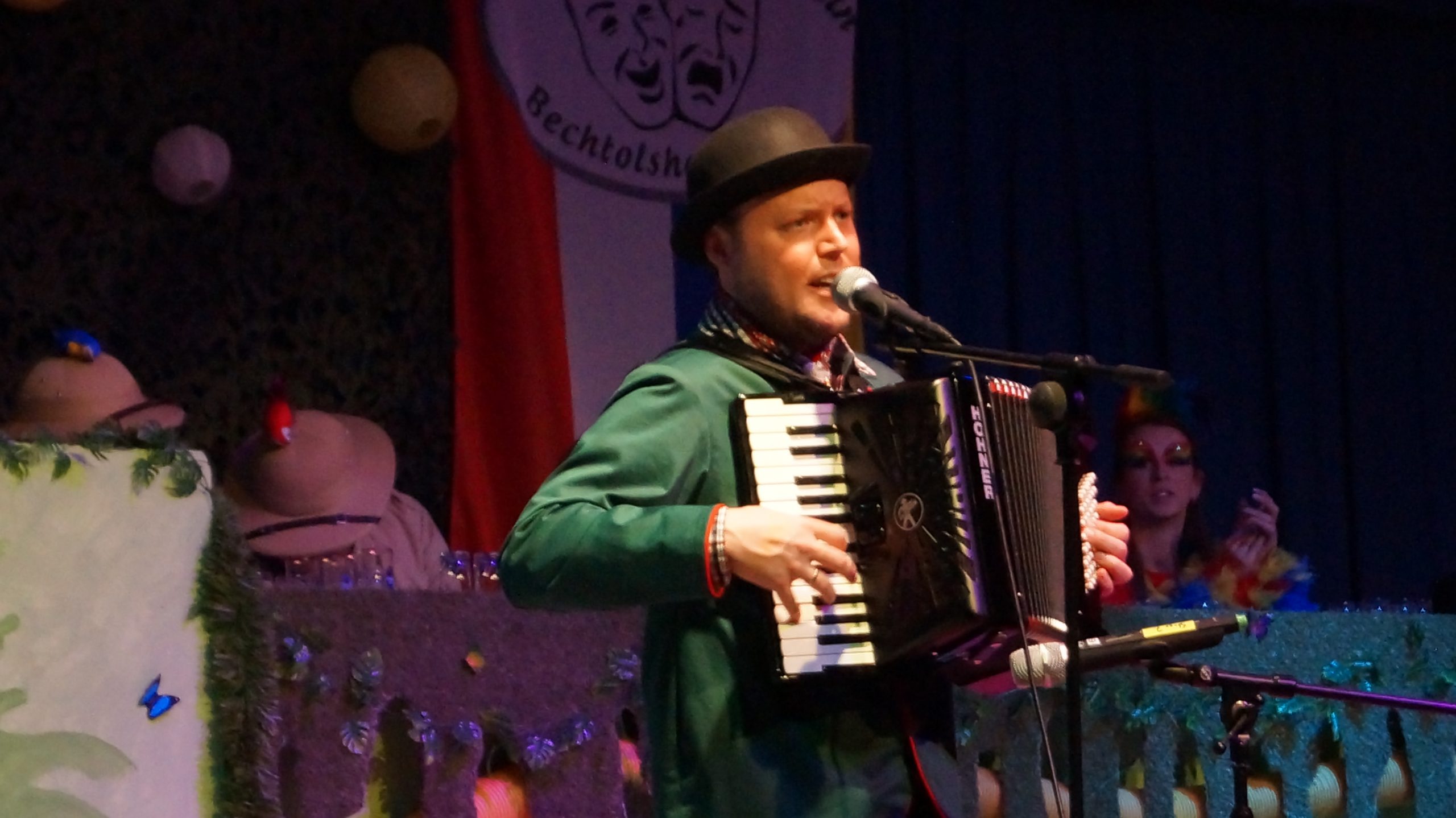 „Marc Wolf als Schobbestecher bei der Prunksitzung 2026“ „Marc Wolf als Schobbestecher bei der Prunksitzung 2026“