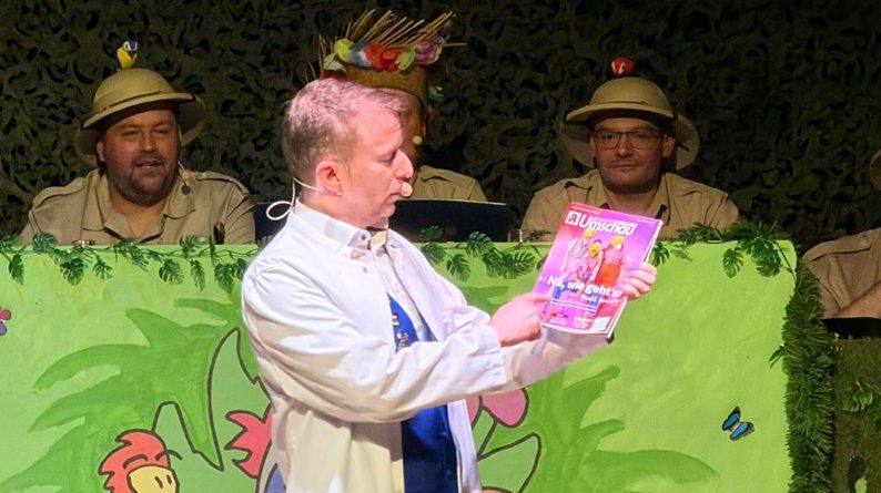 „Jens Baumgärtner als Der Apotheker bei der Prunksitzung 2026 in Bechtolsheim“ „Jens Baumgärtner als Der Apotheker bei der Prunksitzung 2026 in Bechtolsheim“